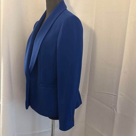 Nine West Women's lined fitted Blue Blazer. Size 10 - Picture 2 of 14